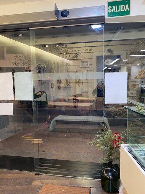 Puerta automática comercio